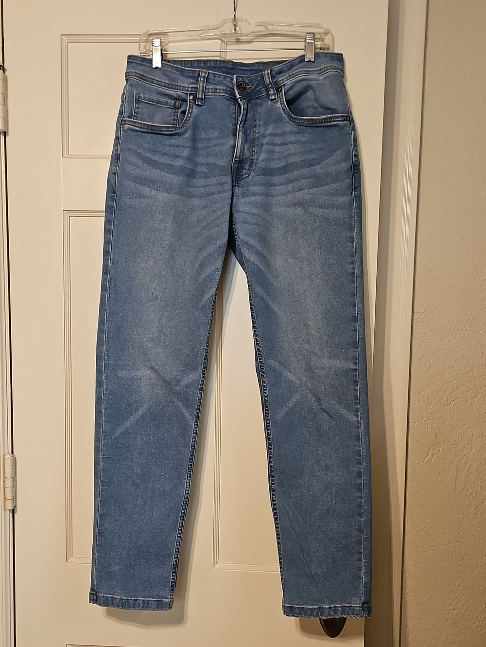 Light Blue Men’s Athletic Fit Jeans